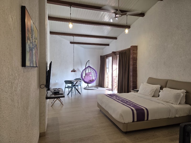 Nostravila – Mountain Villa with Pool & Jacuzzi Near Lonavala - Lonavala (photo 2)
