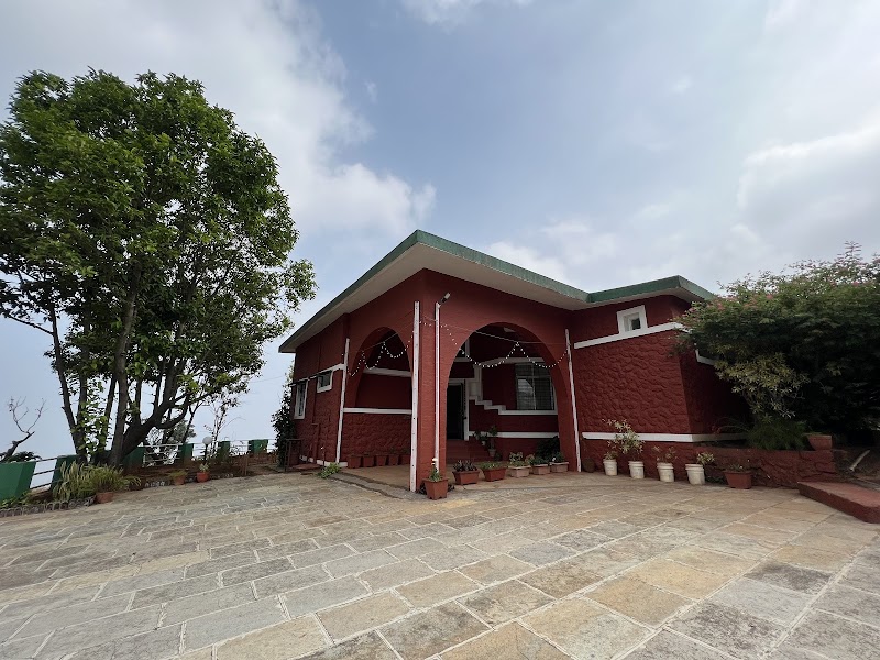 The RedBrick Villa – Mountain View Private Villa Near Kaas Plateau - Kaas Plateau (photo 3)