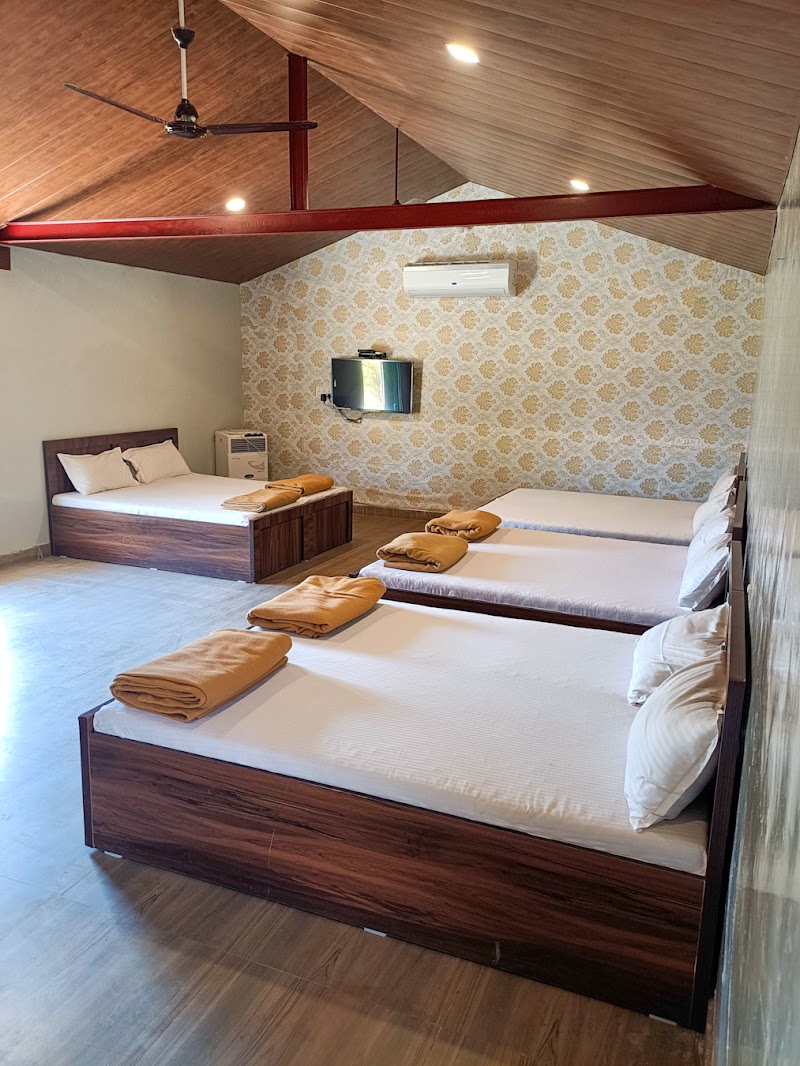 Mountain & River Escape – Mountain View with Shared Pool Near Wai - Wai (photo 2)