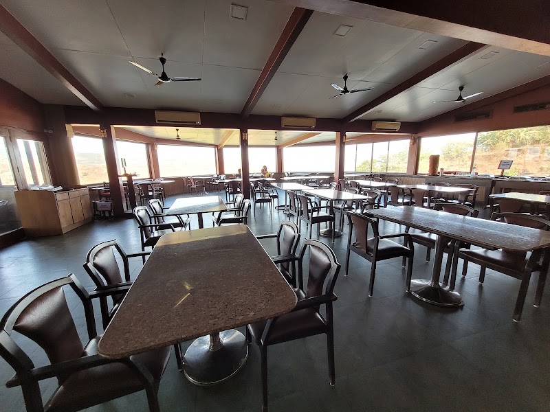 Upper Deck Resort - Lonavala (photo 4)