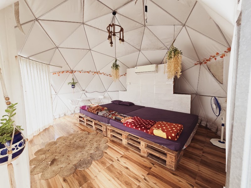 JSOT Lake-View Glamping Domes - Khamboli (photo 2)