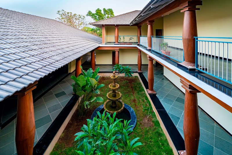 Scenic Riverfront Escape – Riverside Heritage House Near Dandeli - Dandeli (photo 5)