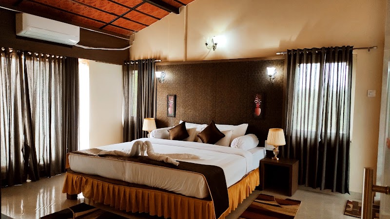 Cliff Retreat – Mountain View Stay Near Badami - Badami (photo 2)