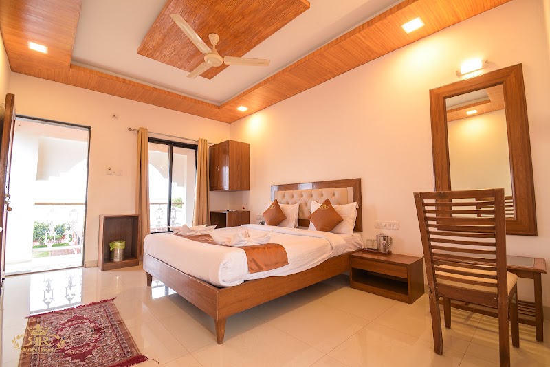Cliffside Infinity Pool Escape – Mountain View Stay Near Mahabaleshwar - Mahabaleshwar (photo 2)